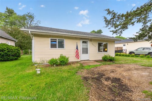 3319 Junior, Pinckney, MI, 48169-9136 | Card Image
