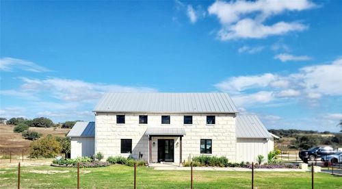 621 Stanton Rd, Johnson City, TX, 78636-2097 | Card Image