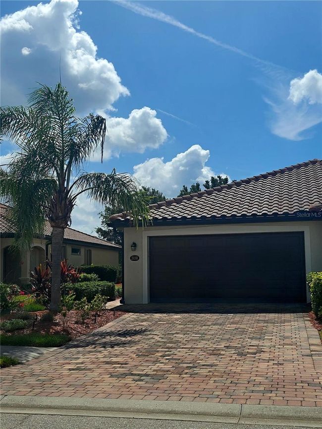 Paved Driveway | Image 9