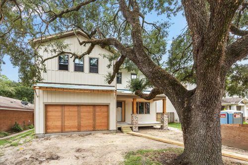 2019 Saxon Dr, Houston, TX, 77018-4635 | Card Image