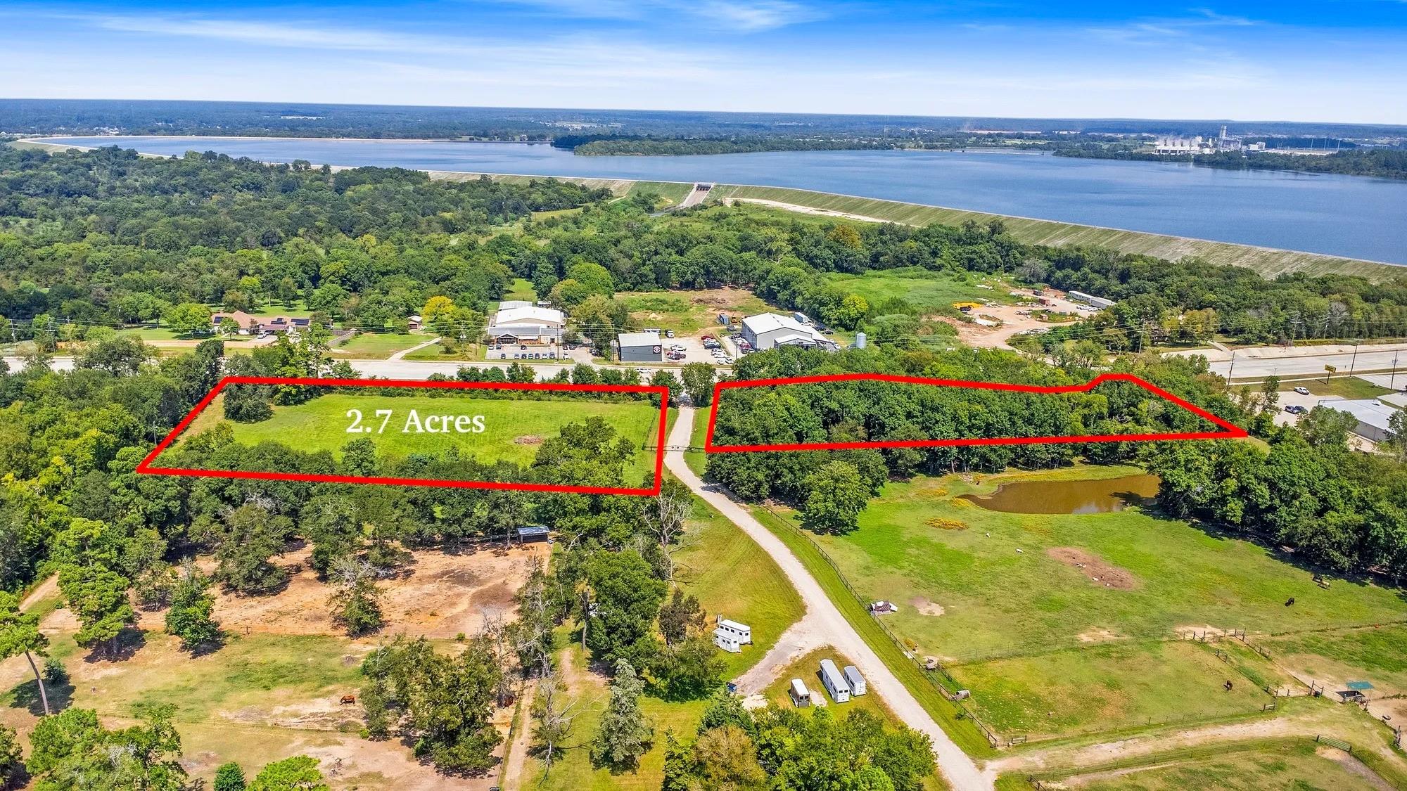 Land in Willis