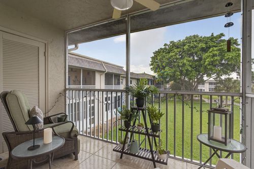 202 Oxford 200, West Palm Beach, FL, 33417-1403 | Card Image