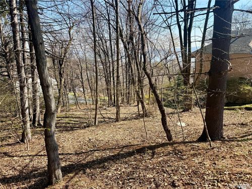 16 Terrace Dr, Nyack, NY, 10960-4222 | Card Image