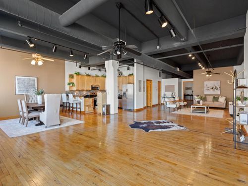 8c-730 N Plankinton Avenue, Milwaukee, WI, 53203 | Card Image