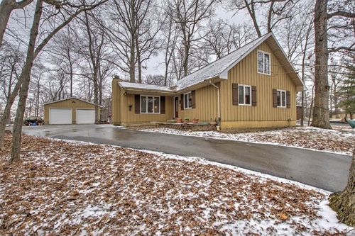 4552 N Prairie View Rd, Oakley, IL, 62501-7012 | Card Image