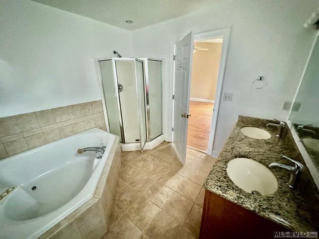 Primary Bath | Image 17