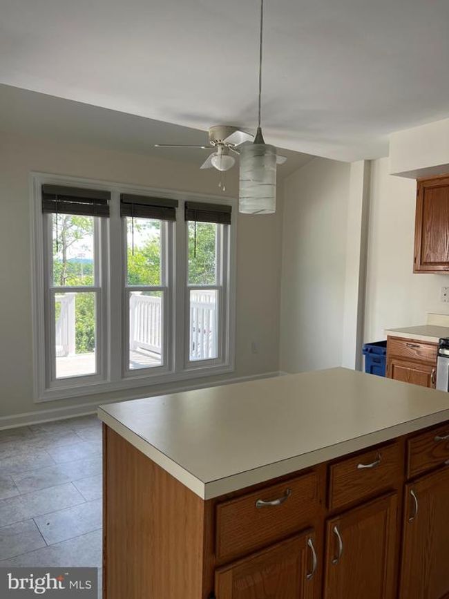 5605 Rivendell Pl, Townhouse with 3 bedrooms, 4 bathrooms and null parking in FREDERICK MD | Image 4