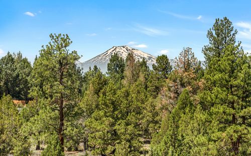 60148 Stirling Dr, Bend, OR, 97702-9646 | Card Image