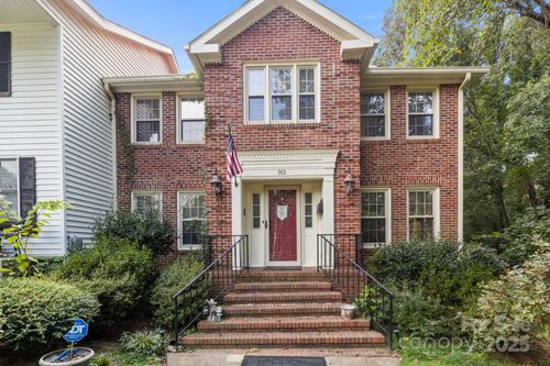 915 Sprucewood St, Kannapolis, NC, 28081-5339 | Card Image