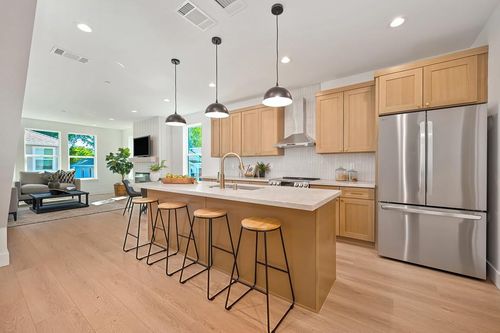 1216 Uptown Aly, Sacramento, CA, 95818 | Card Image