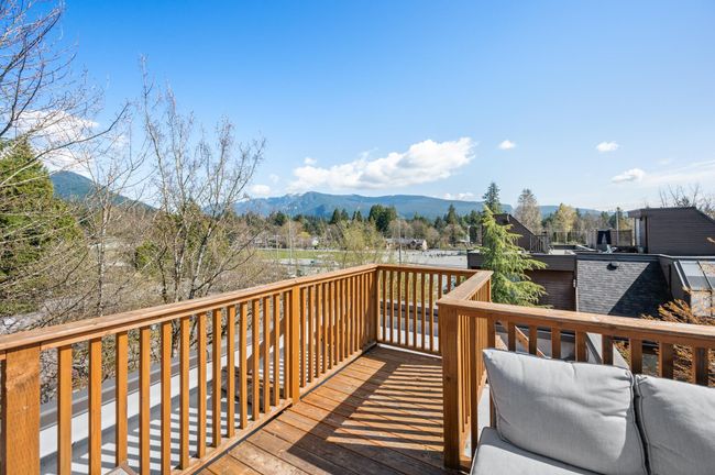 3341 Mountain Highway, Townhouse with 3 bedrooms, 2 bathrooms and 1 parking in North Vancouver BC | Image 27