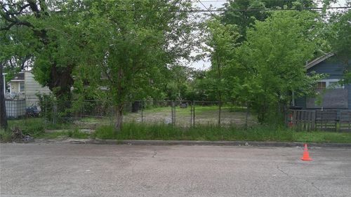 3240 Holman St, Houston, TX, 77004-3513 | Card Image