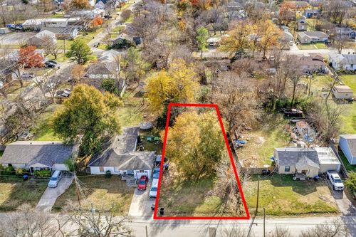 1207 Division St, Greenville, TX, 75401-5834 | Card Image