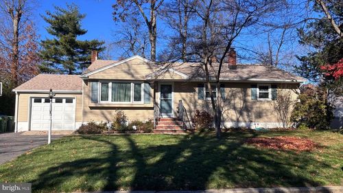 49 Goodluck St, Edison, NJ, 08820-2427 | Card Image