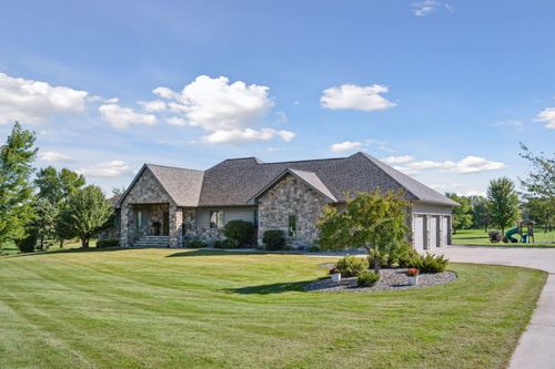 1012 Adam Ave, Montevideo, MN, 56265-8740 | Card Image