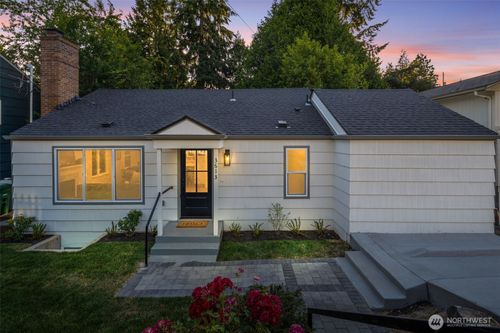 3613 40th Ave W, Seattle, WA, 98199-1924 | Card Image