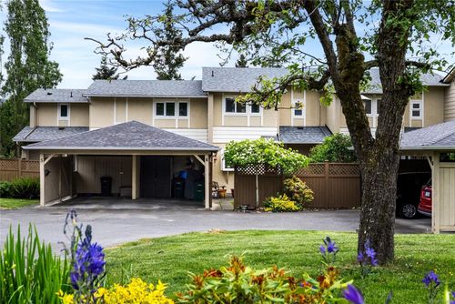 6-3981 Nelthorpe St, Saanich, BC, V8X3Z2 | Card Image