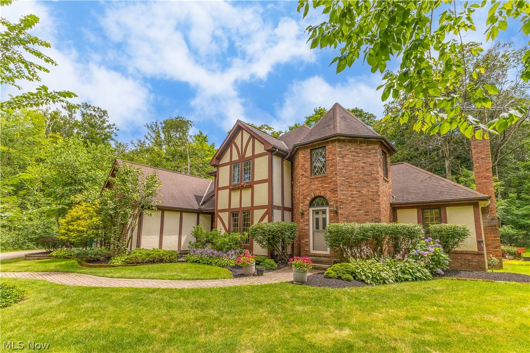 Privacy Ln, Chesterland, OH 44026