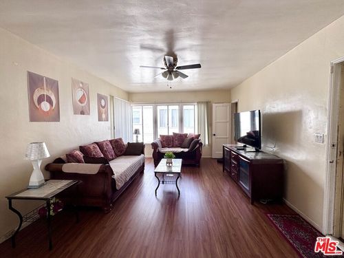 8213-12-8211 Crenshaw Dr, Inglewood, CA, 90305-1622 | Card Image