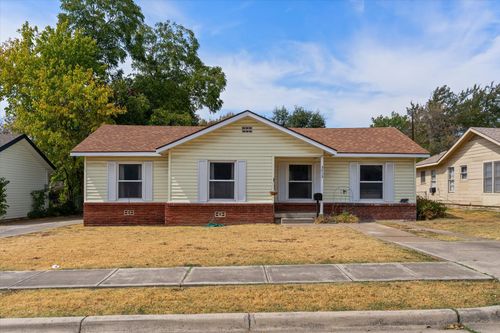 3513 Meadow Oaks Dr, Haltom City, TX, 76117-3220 | Card Image
