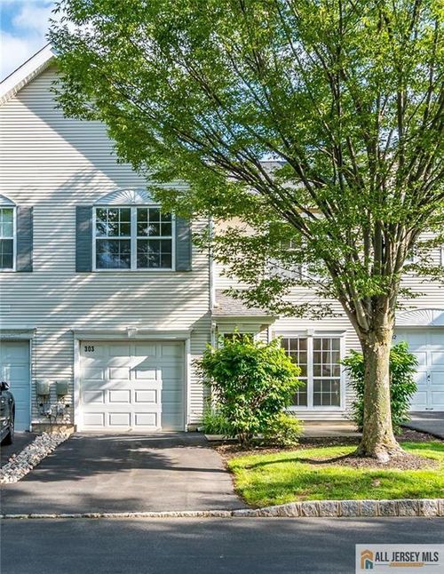 303 Harvest Ln, MONMOUTH JUNCTION, NJ, 08852-1945 | Card Image