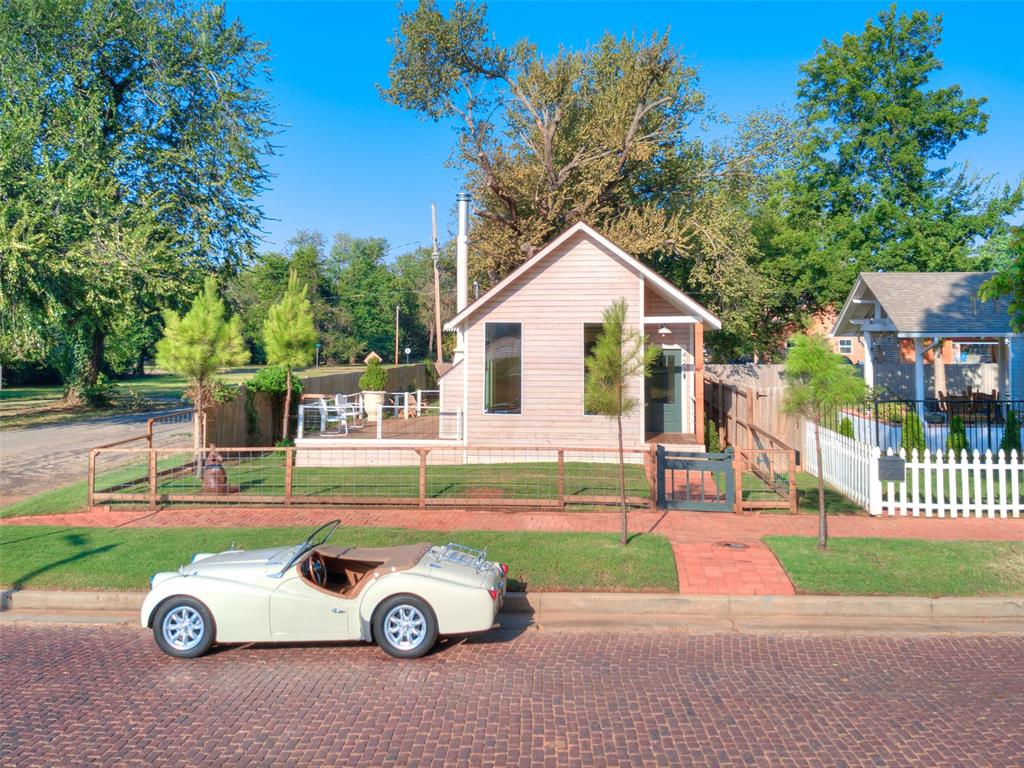 1st St, Guthrie, OK 73044