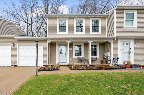 7403 N Chestnut Commons Drive, Mentor, OH, 44060 | Card Image