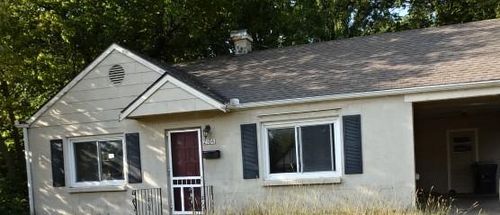 2304 E 75th St, Kansas City, MO, 64132-2116 | Card Image