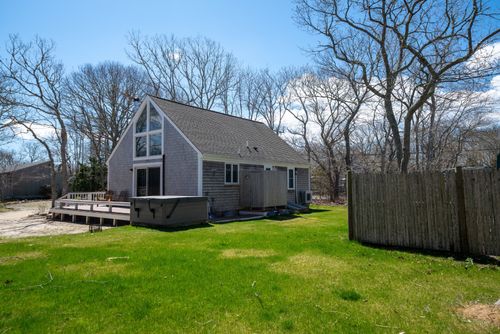 4 5th St N, Edgartown, MA, 02539-6415 | Card Image