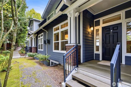 8806-8806 123rd Ln Ne, Kirkland, WA, 98033-5876 | Card Image
