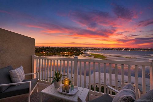 p6-4015 Crown Point Dr, San Diego, CA, 92109-6274 | Card Image