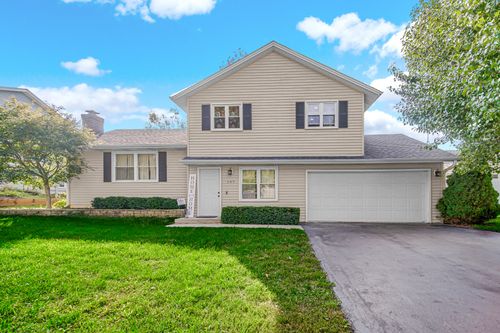 589 Arthur Dr, Cary, IL, 60013-2063 | Card Image