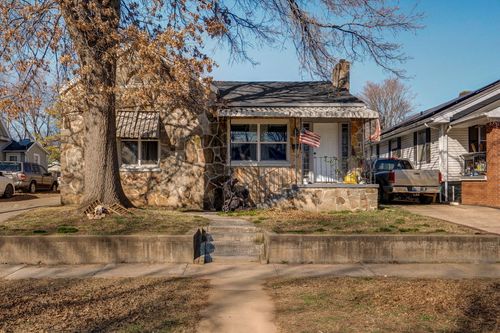 723 W Webster St, Springfield, MO, 65802-1748 | Card Image