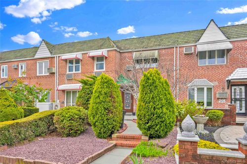 6154 77 Place, New York, NY, 11379 | Card Image