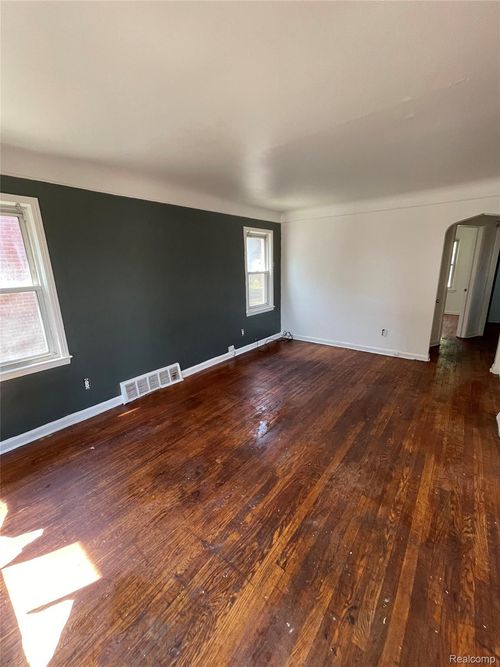 13607 Virgil St, Detroit, MI, 48223-3050 | Card Image
