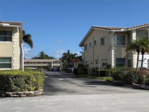 apt-105n-2115 Ne 42nd Ct, Lighthouse Point, FL, 33064-7357 | Card Image