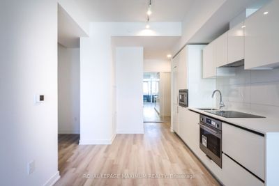 720 - 234 Simcoe St, Condo with 1 bedrooms, 1 bathrooms and null parking in Toronto ON | Image 3