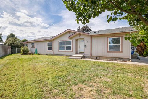 327 W Avenue I, Jerome, ID, 83338-3056 | Card Image