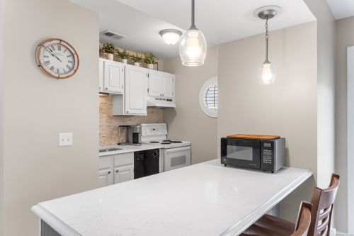 2124-2124 Old Pond Ln, Norwich, CT, 06360-7065 | Card Image