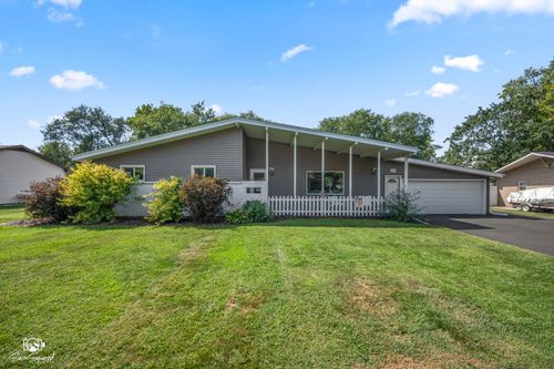 856 N Western Hills Dr, Kankakee, IL, 60901-7487 | Card Image