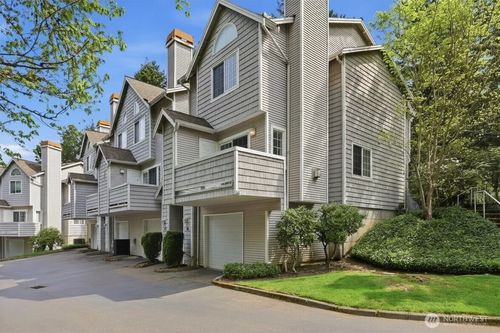 d4-601 12th Ave Nw, Issaquah, WA, 98027-2668 | Card Image