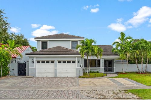 8705 Nw 150th Ter, Miami Lakes, FL, 33018-1311 | Card Image