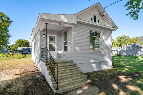 402 2nd St, Earlville, IL, 60518-8087 | Card Image