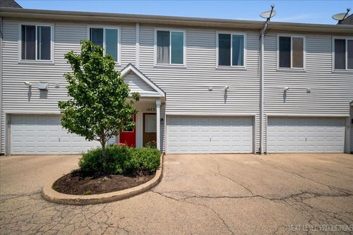 1673-1673 Town Center St, Aurora, IL, 60504-4340 | Card Image