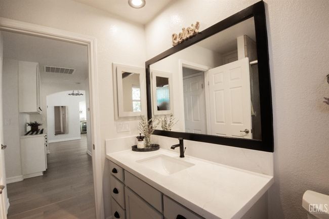 26700 Skyline Dr, House other with 3 bedrooms, 3 bathrooms and null parking in Tehachapi CA | Image 27