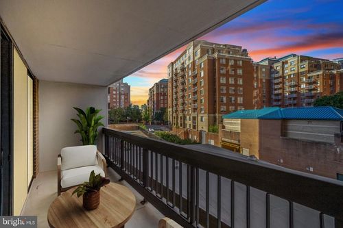 105-3800 Fairfax Drive, ARLINGTON, VA, 22203 | Card Image