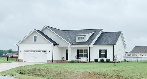 215 Rae Dr, Pikeville, NC, 27863-4703 | Card Image