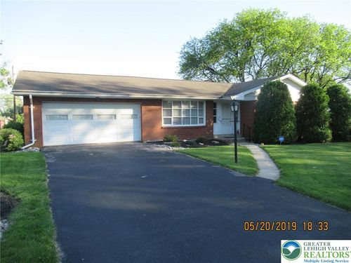 4132 Chew St, Allentown, PA, 18104-5131 | Card Image