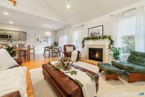 160-160 Barkledge Dr, Newington, CT, 06111-2255 | Card Image