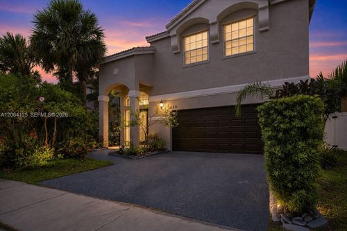 15650 Nw 12th Ct, Pembroke Pines, FL, 33028-1613 | Card Image